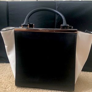 Michael Kors Hand bag-Black and White